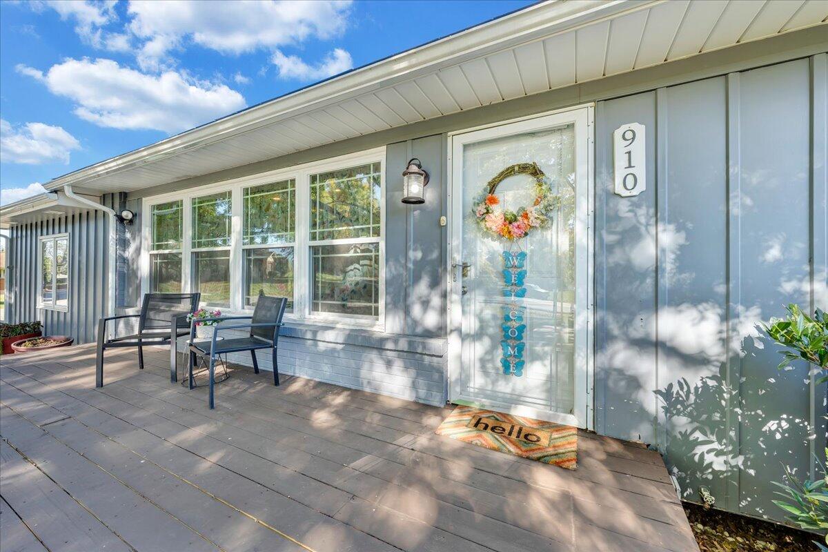 910 Ridgecrest DR