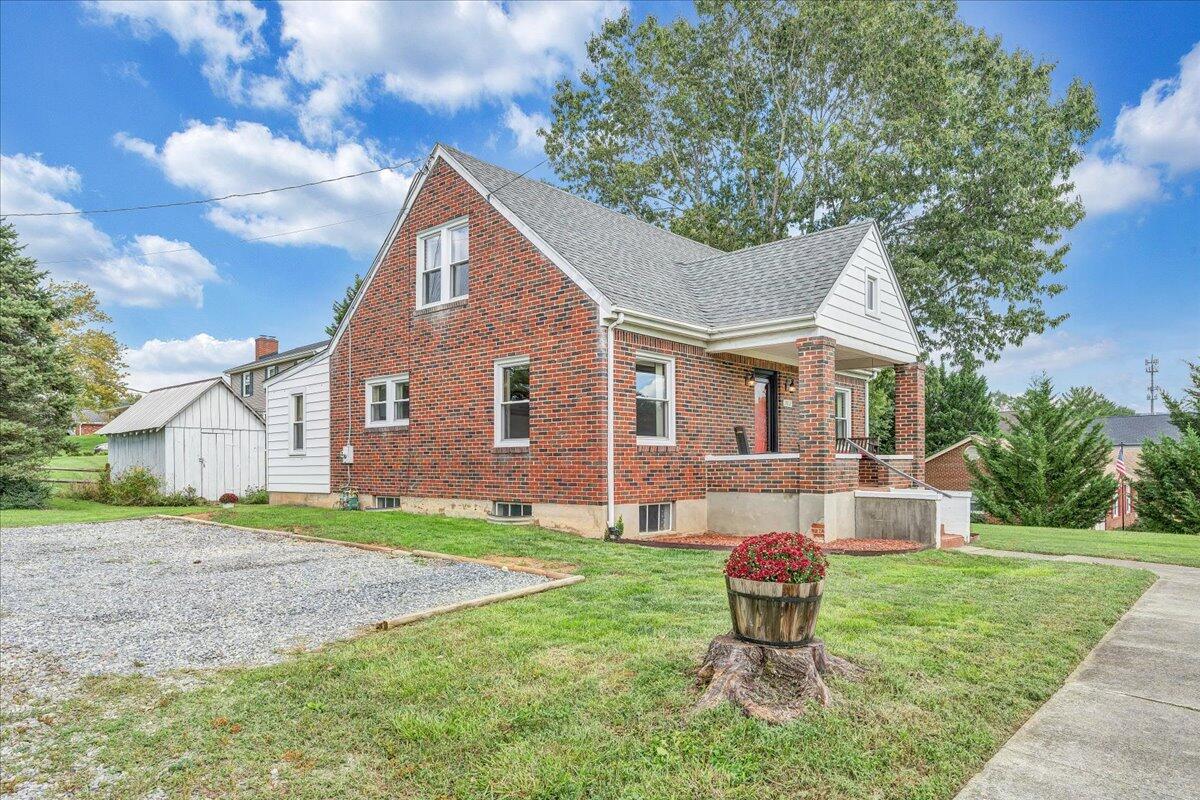7613 Barrens RD