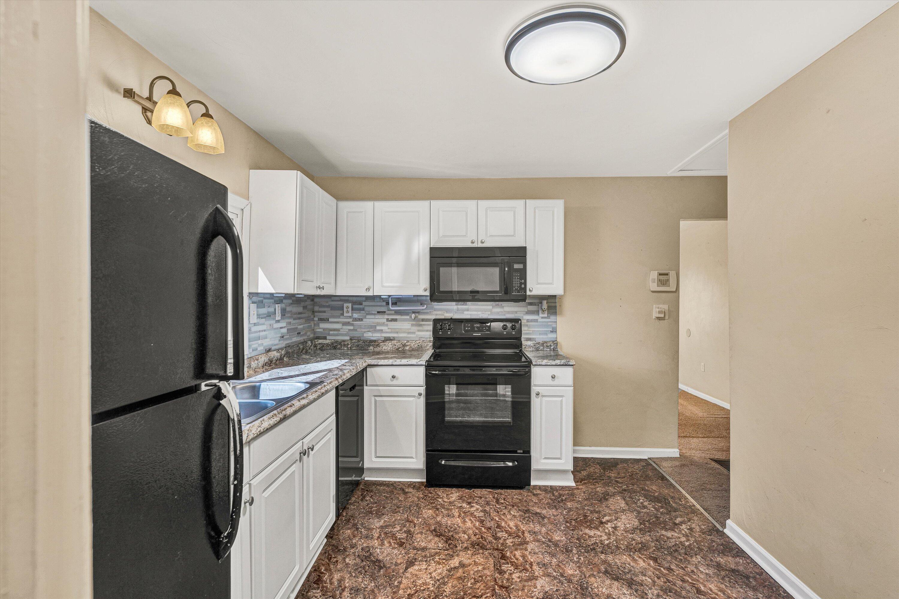 5 Bowles DR