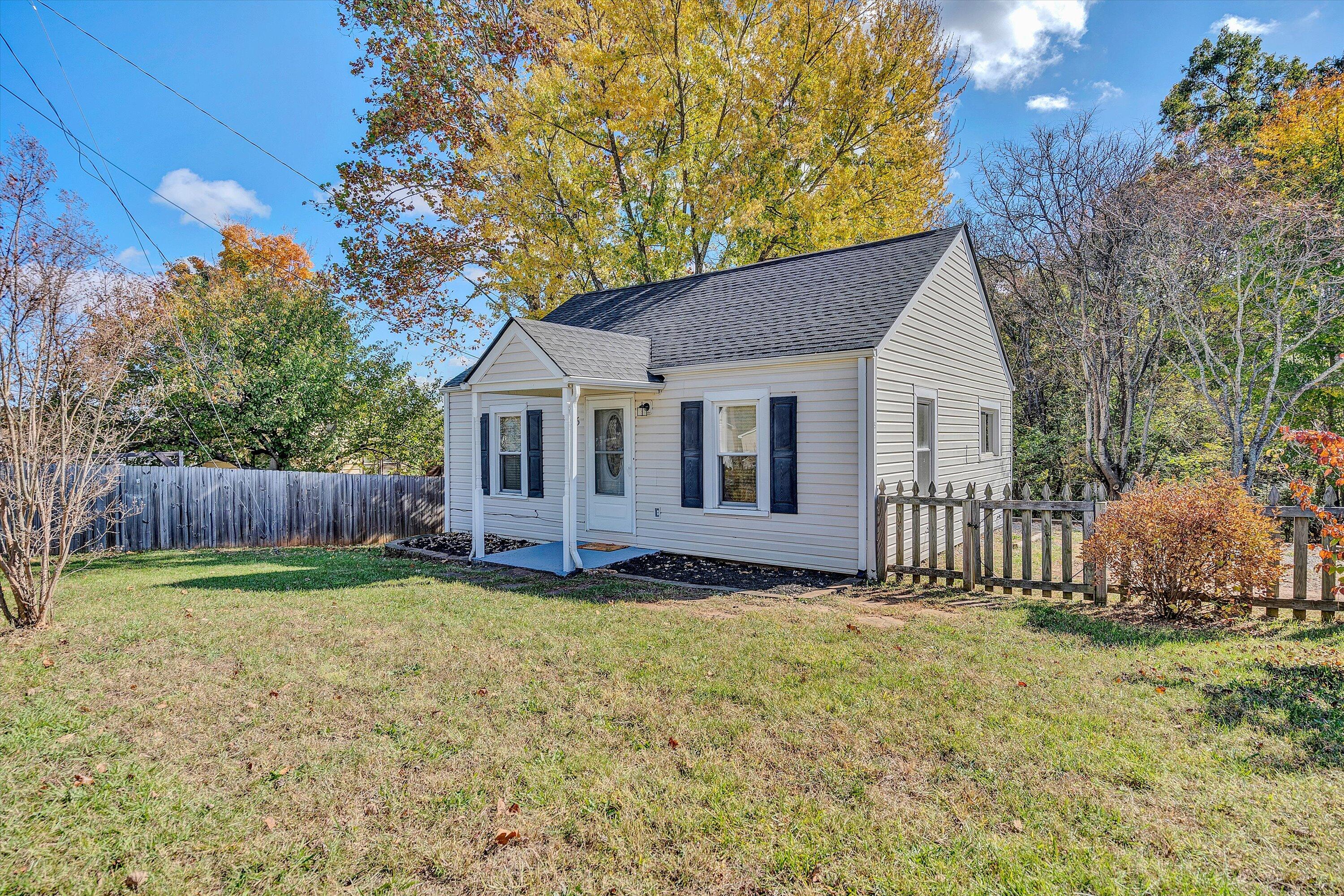 5 Bowles DR