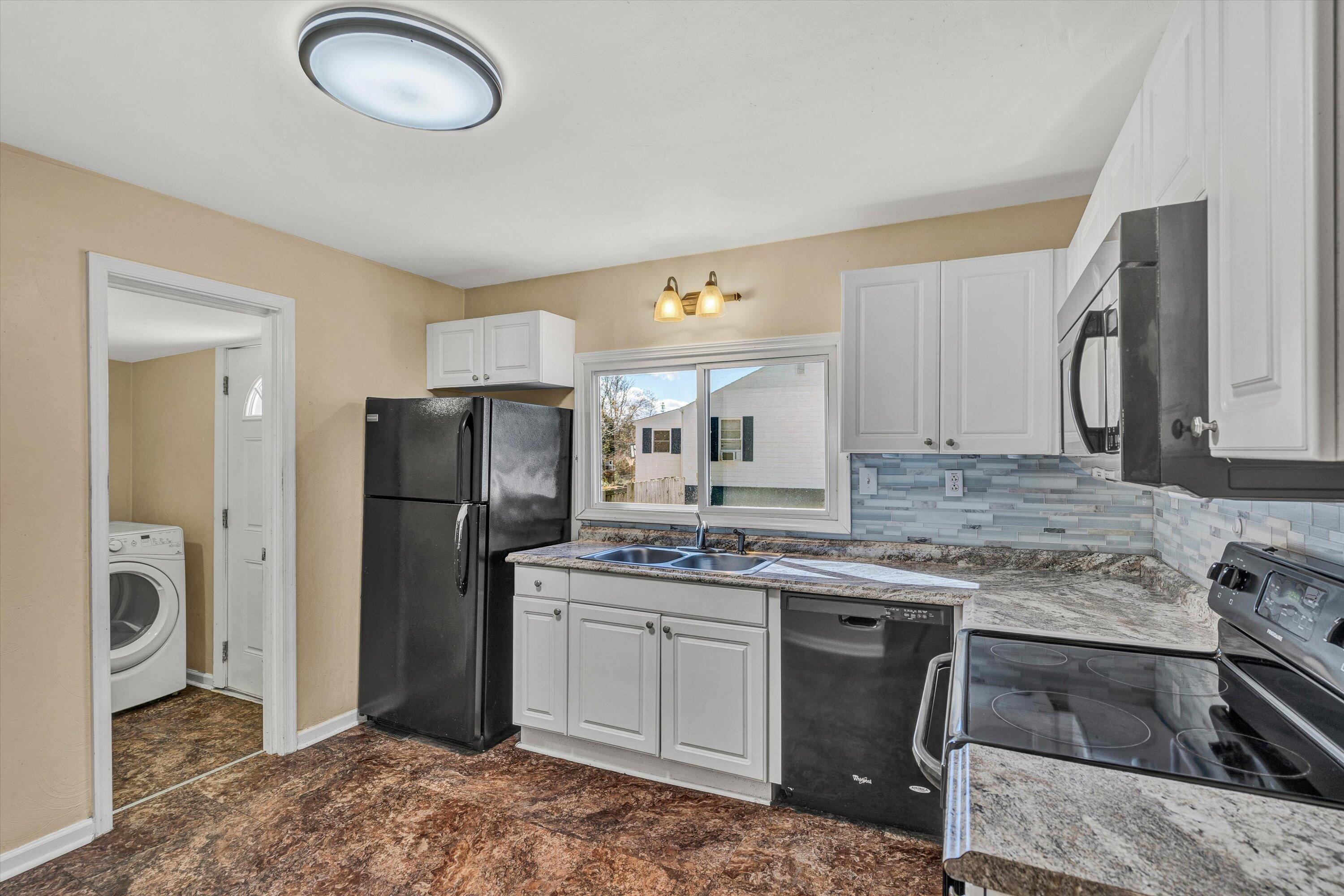 5 Bowles DR