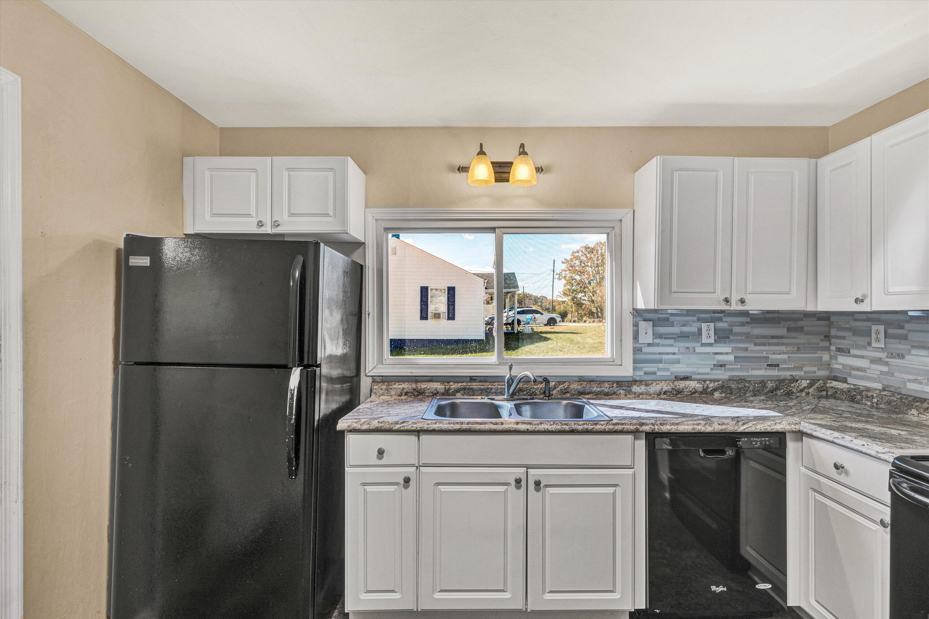 5 Bowles DR