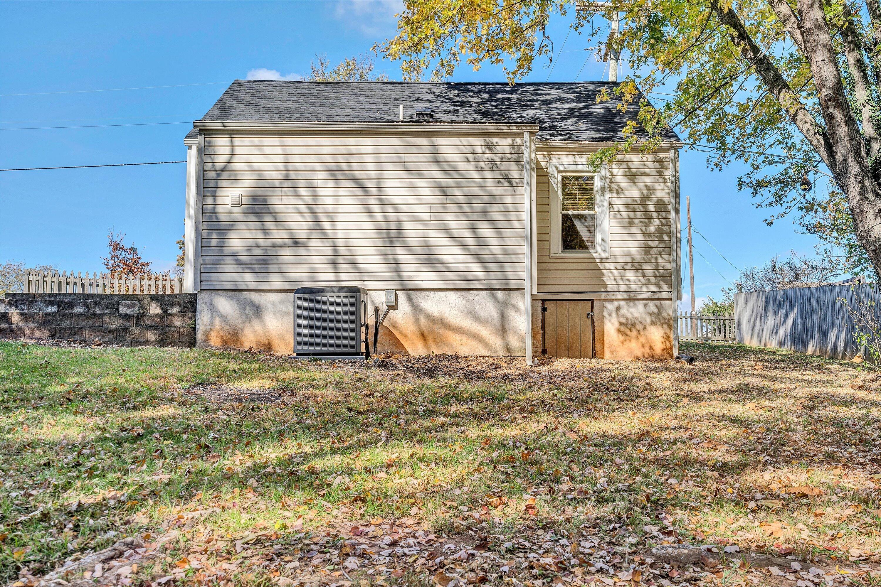 5 Bowles DR