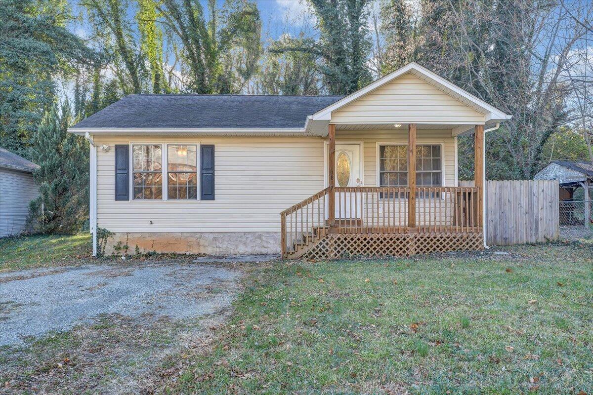 1817 Greenbrier AVE SE