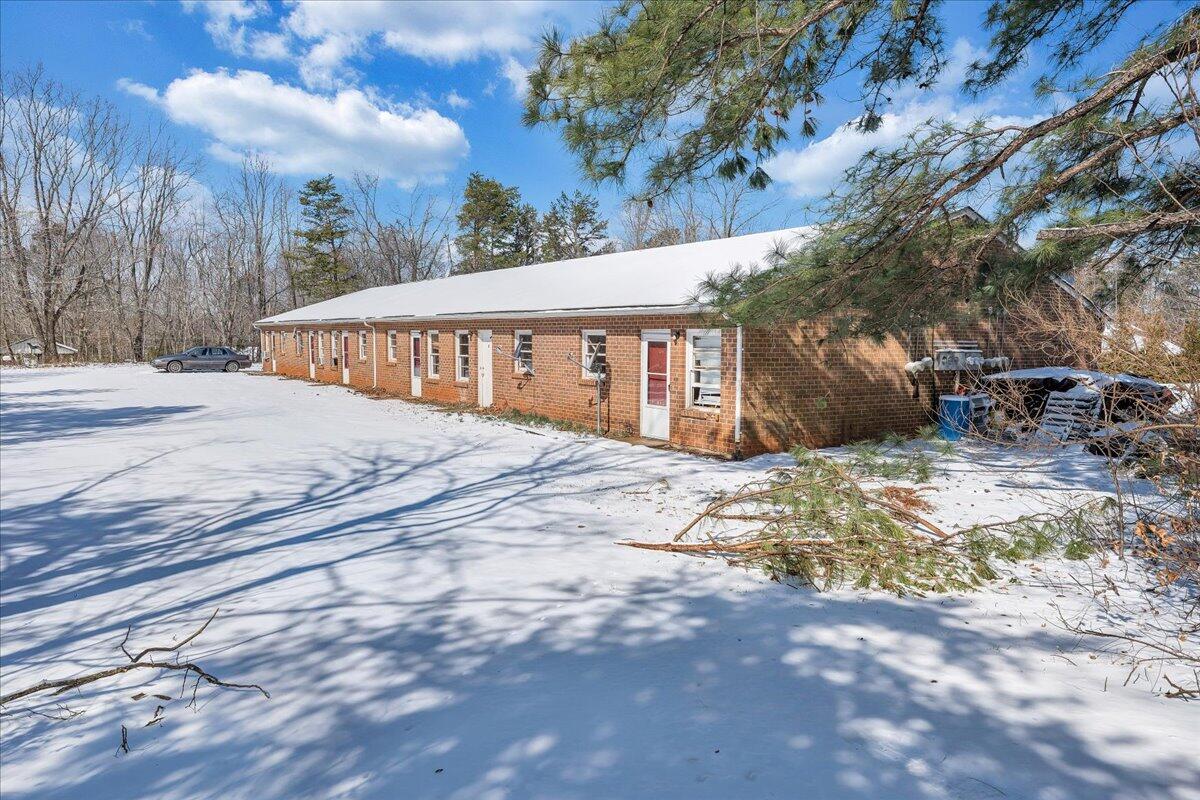 284 Farmers Mountain RD