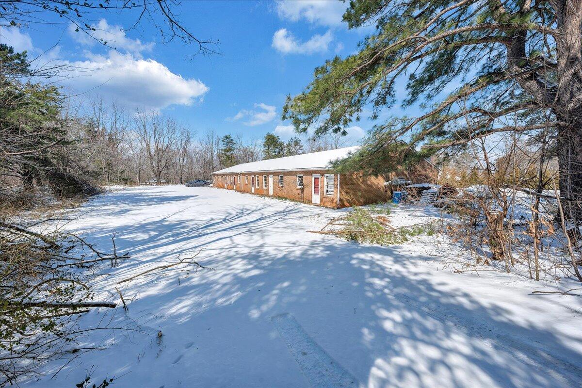 284 Farmers Mountain RD