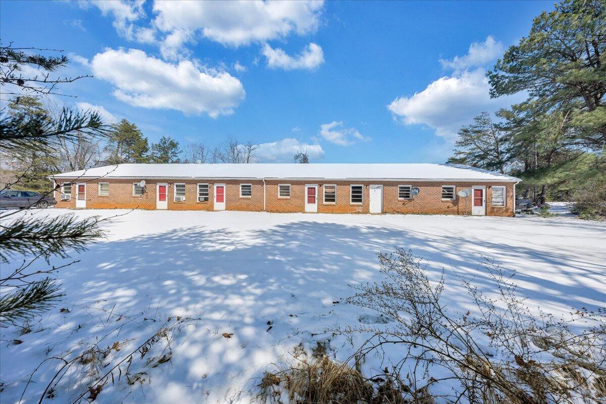 284 Farmers Mountain RD