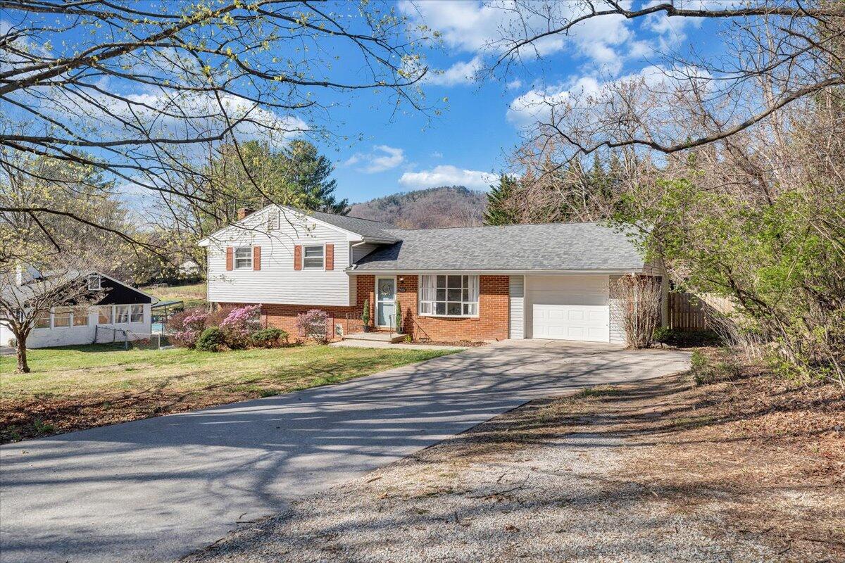 509 Azalea RD