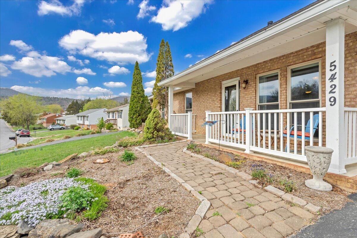 5429 Taney DR