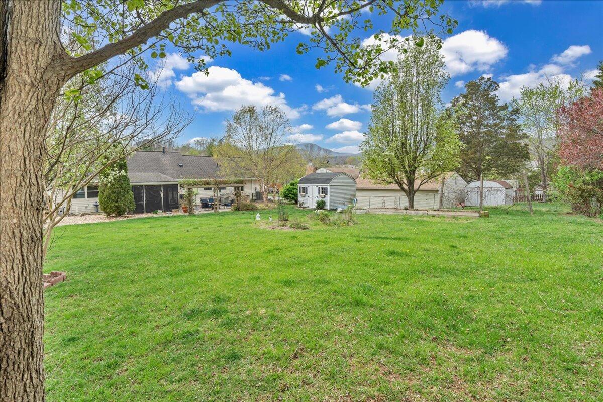 5429 Taney DR