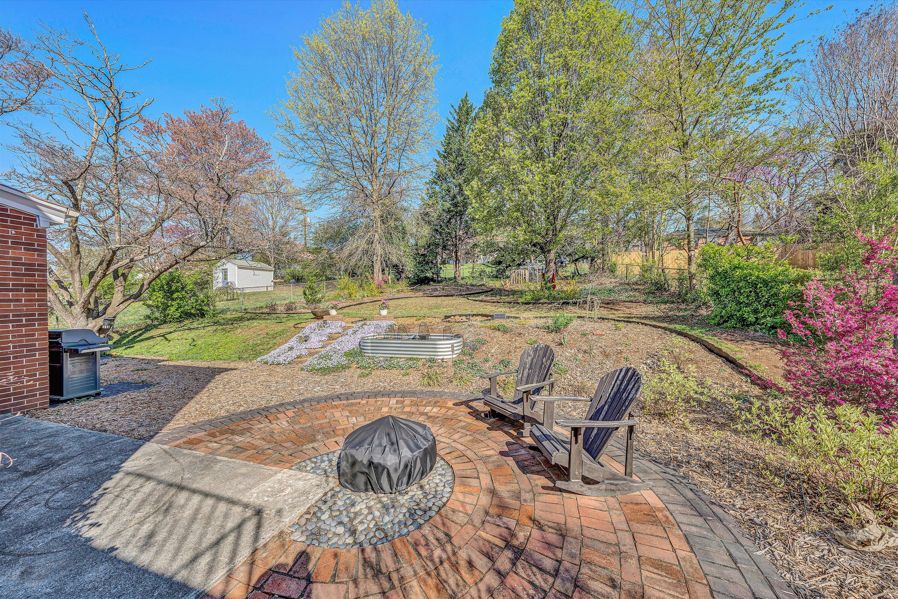 2418 Oakland BLVD NW