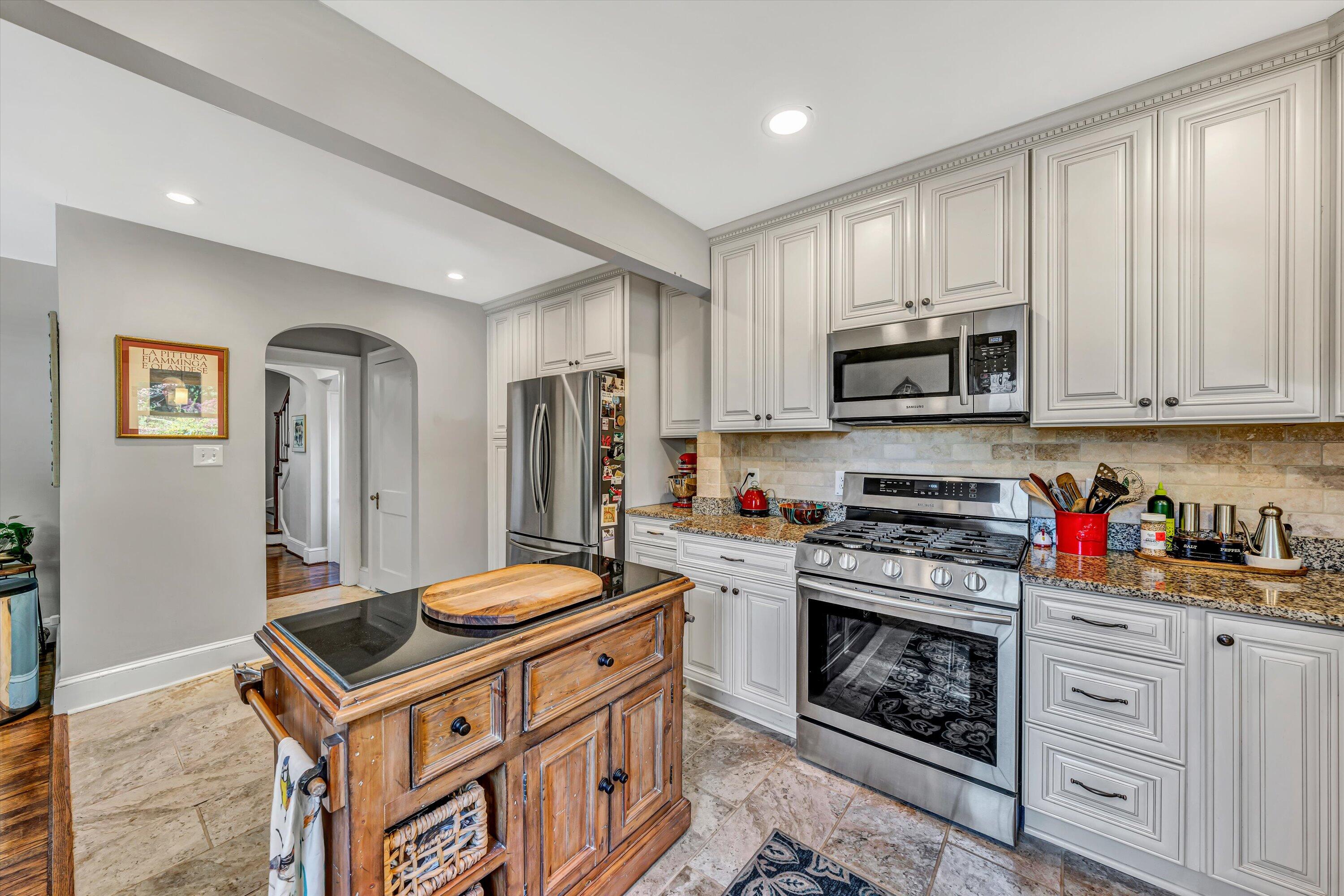 2418 Oakland BLVD NW