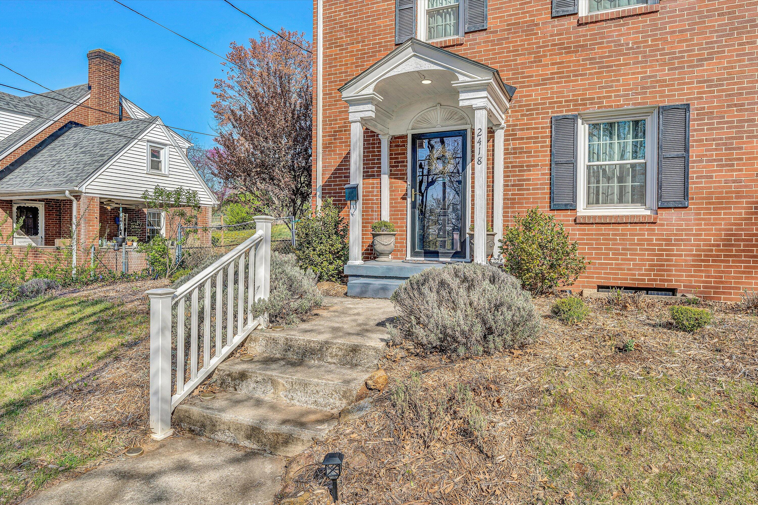 2418 Oakland BLVD NW