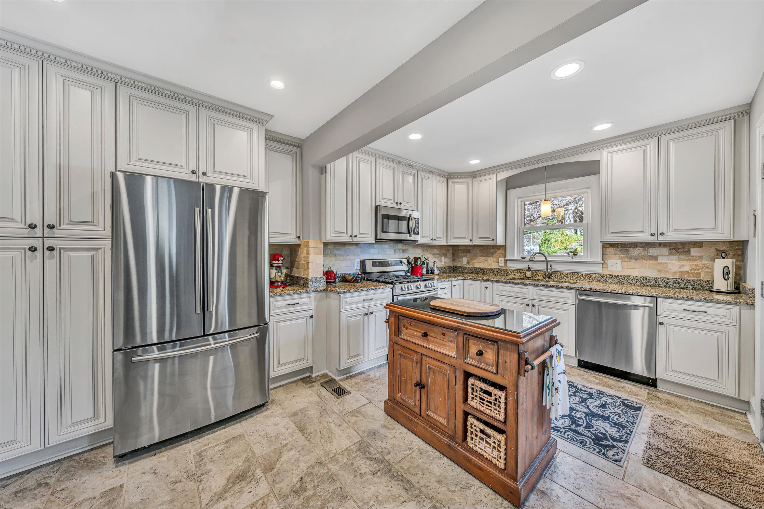 2418 Oakland BLVD NW