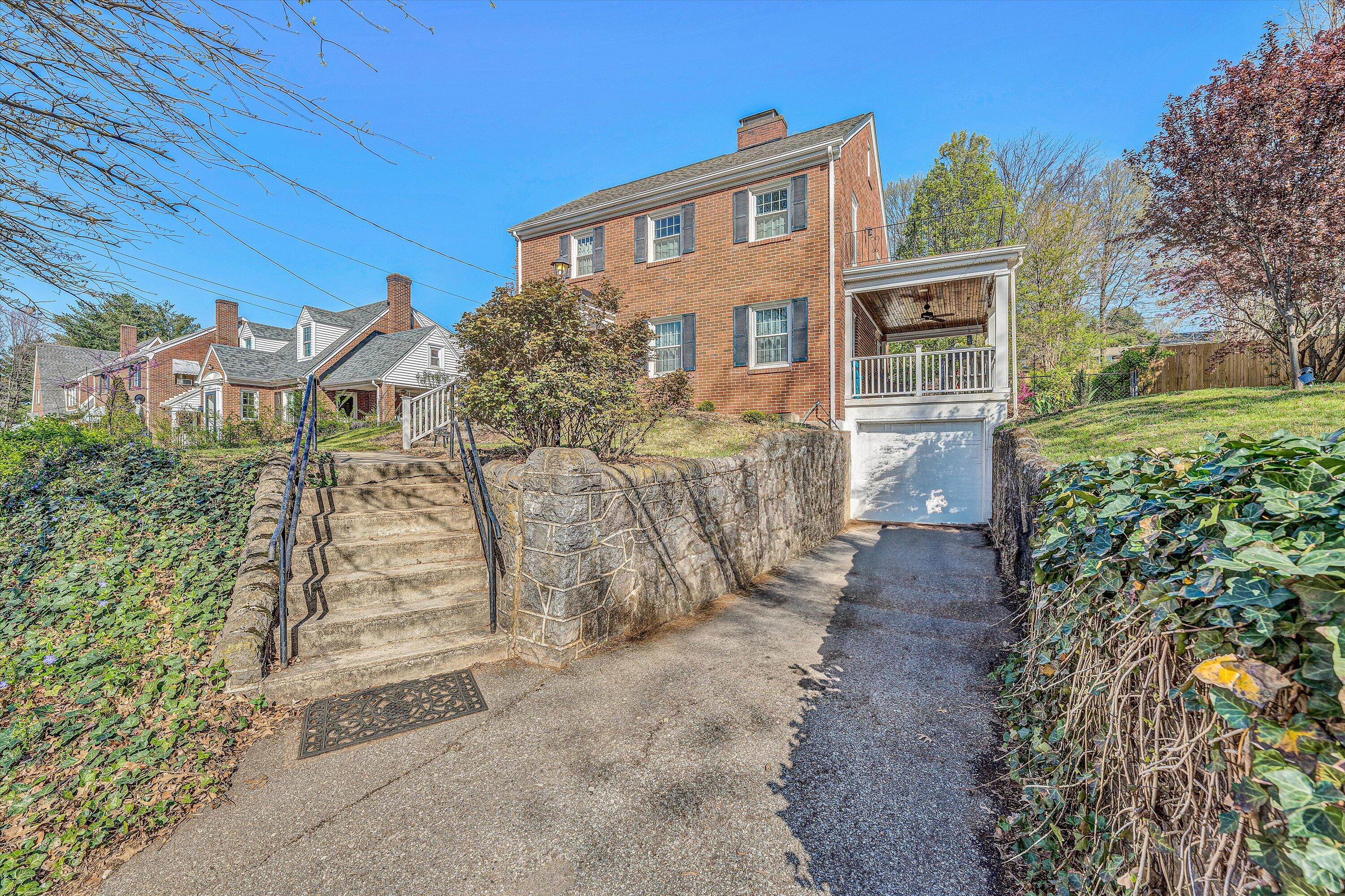 2418 Oakland BLVD NW