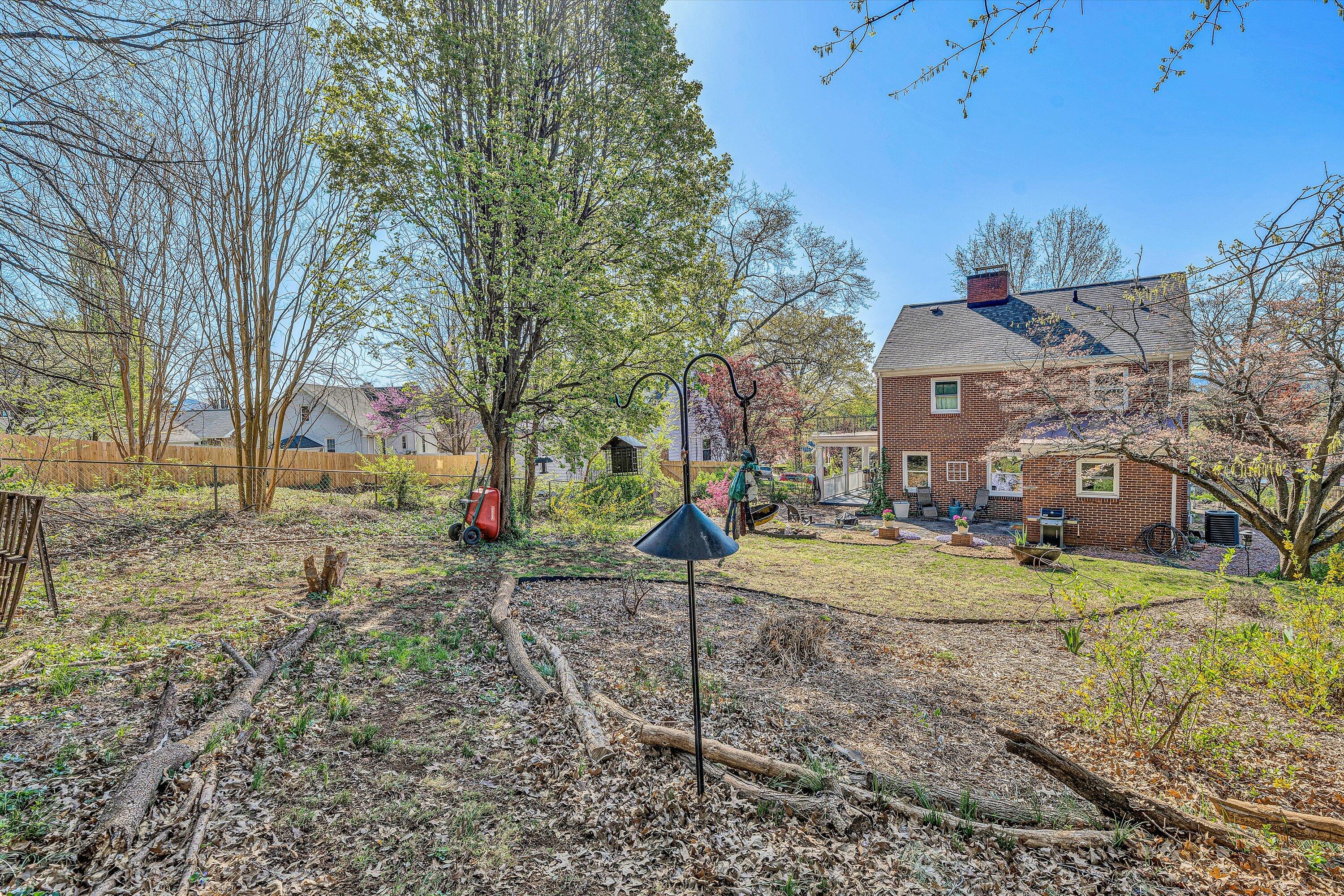 2418 Oakland BLVD NW