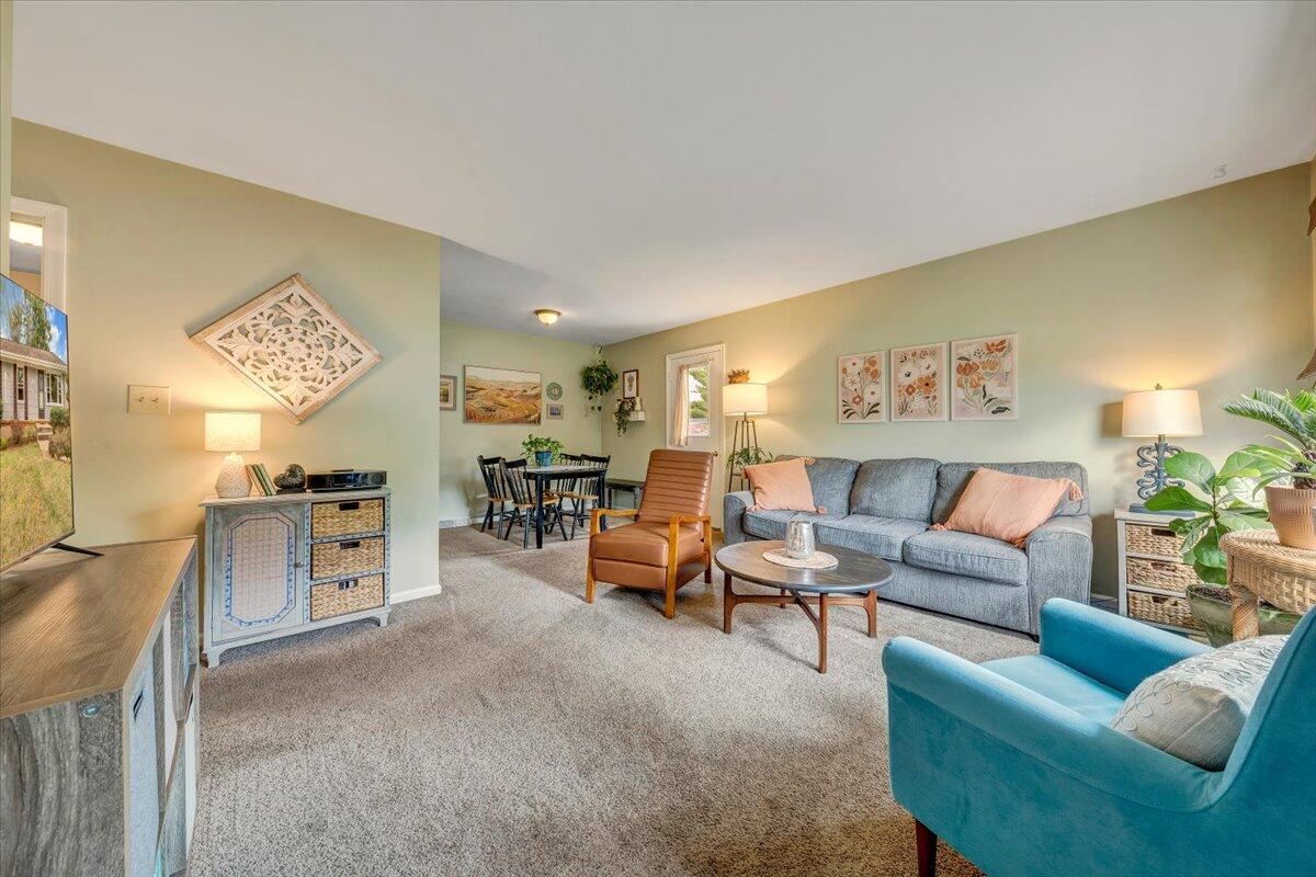 4652 Golfview DR NE