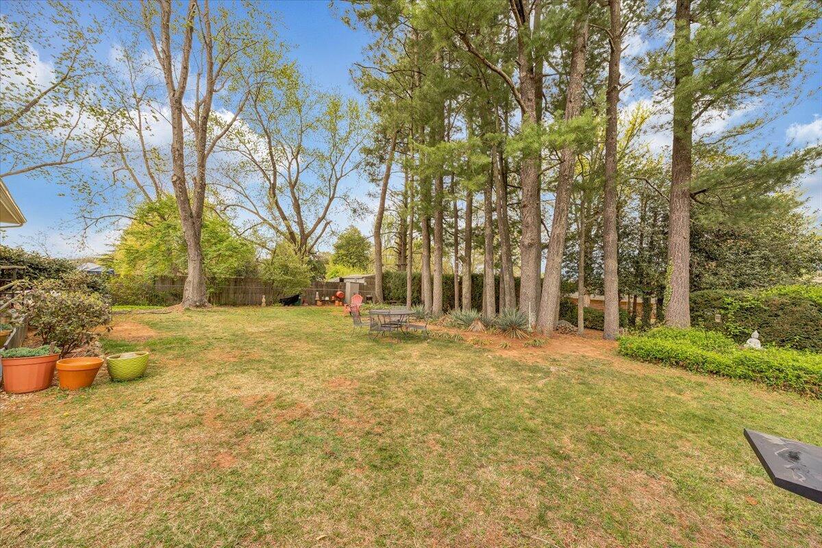 4652 Golfview DR NE