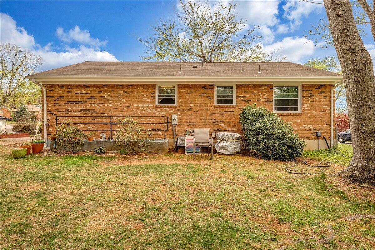 4652 Golfview DR NE