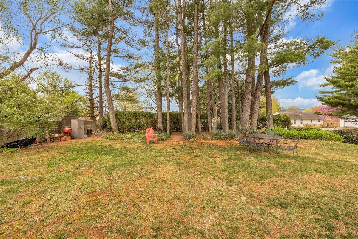 4652 Golfview DR NE