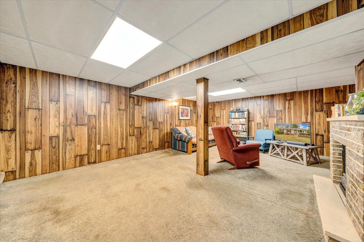 4652 Golfview DR NE