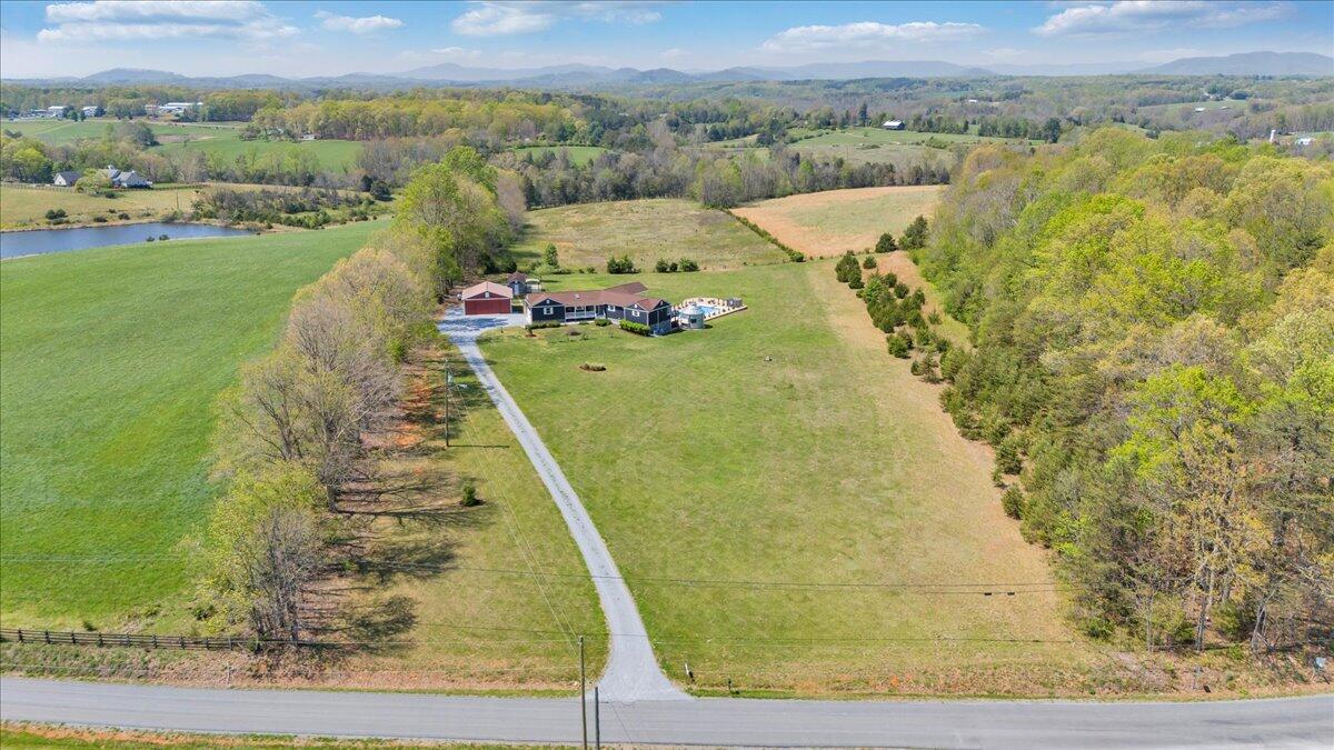 1657 Morgans Church RD