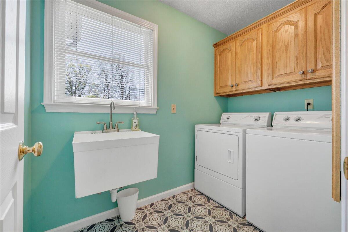 1657 Morgans Church RD