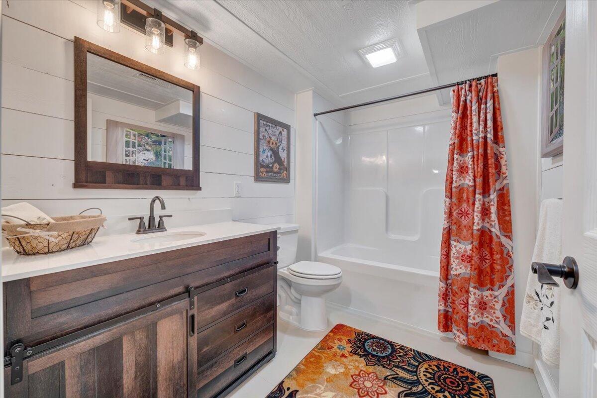 1657 Morgans Church RD