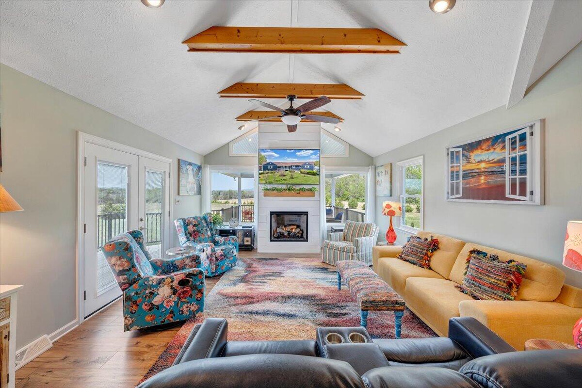 1657 Morgans Church RD