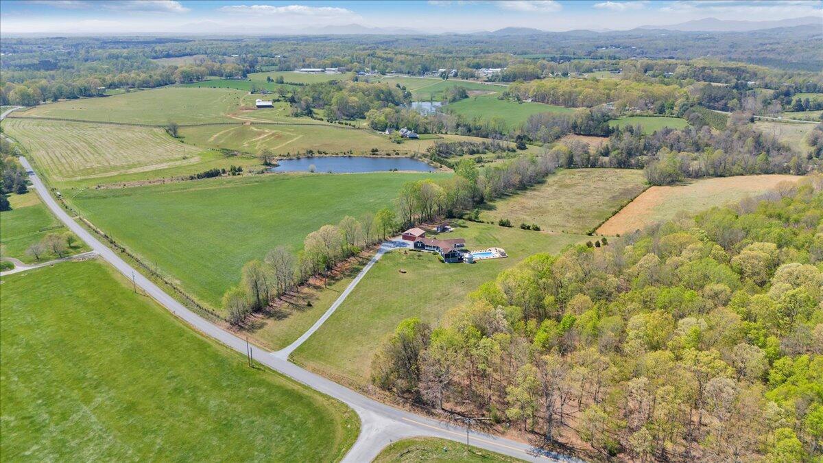 1657 Morgans Church RD