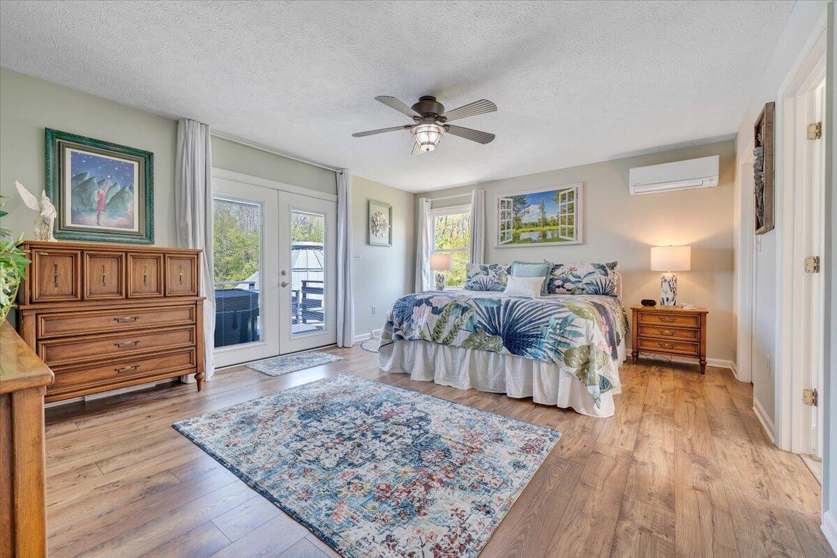 1657 Morgans Church RD