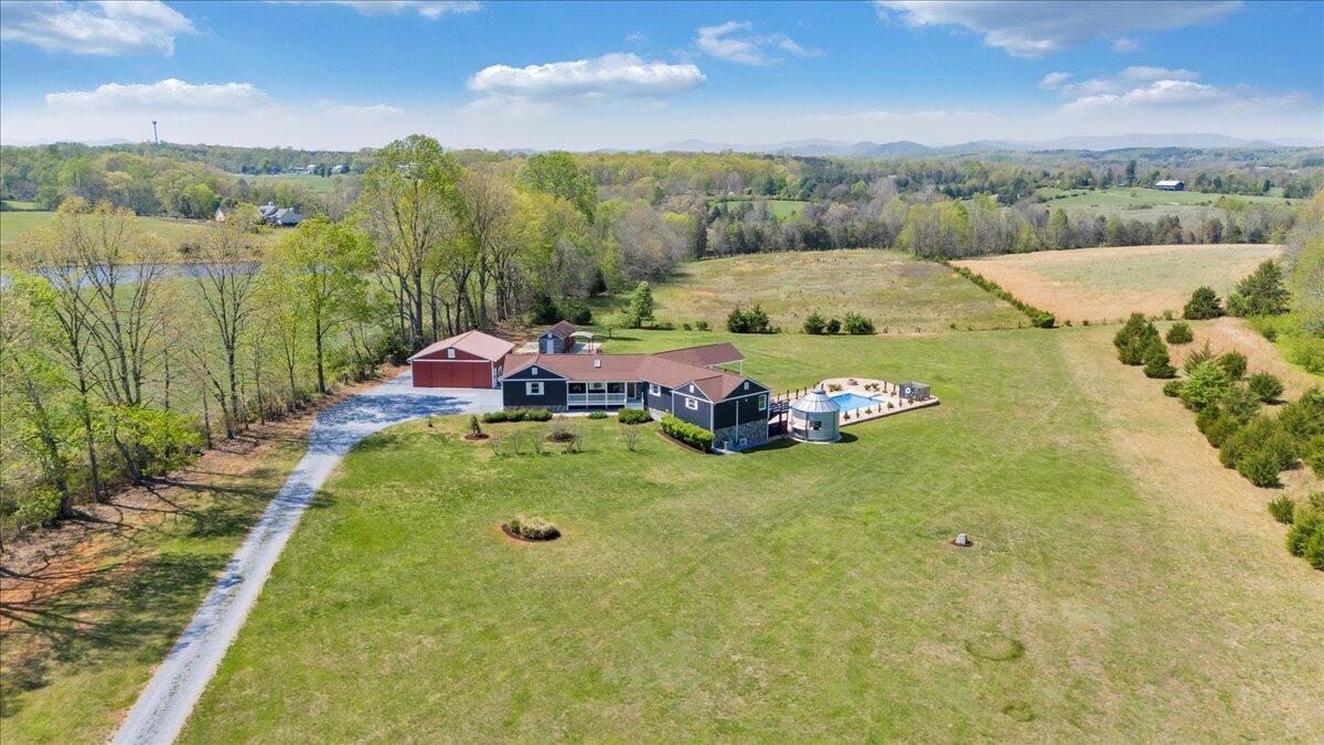 1657 Morgans Church RD