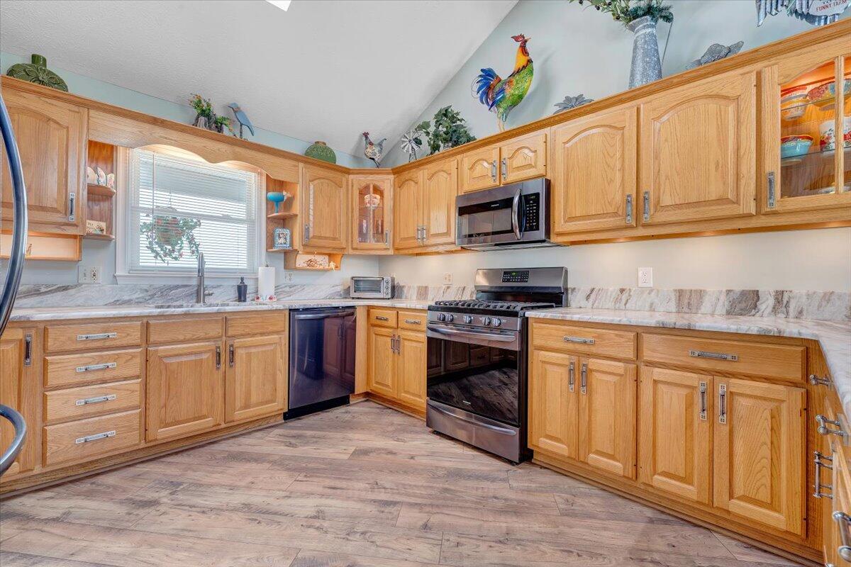 1657 Morgans Church RD