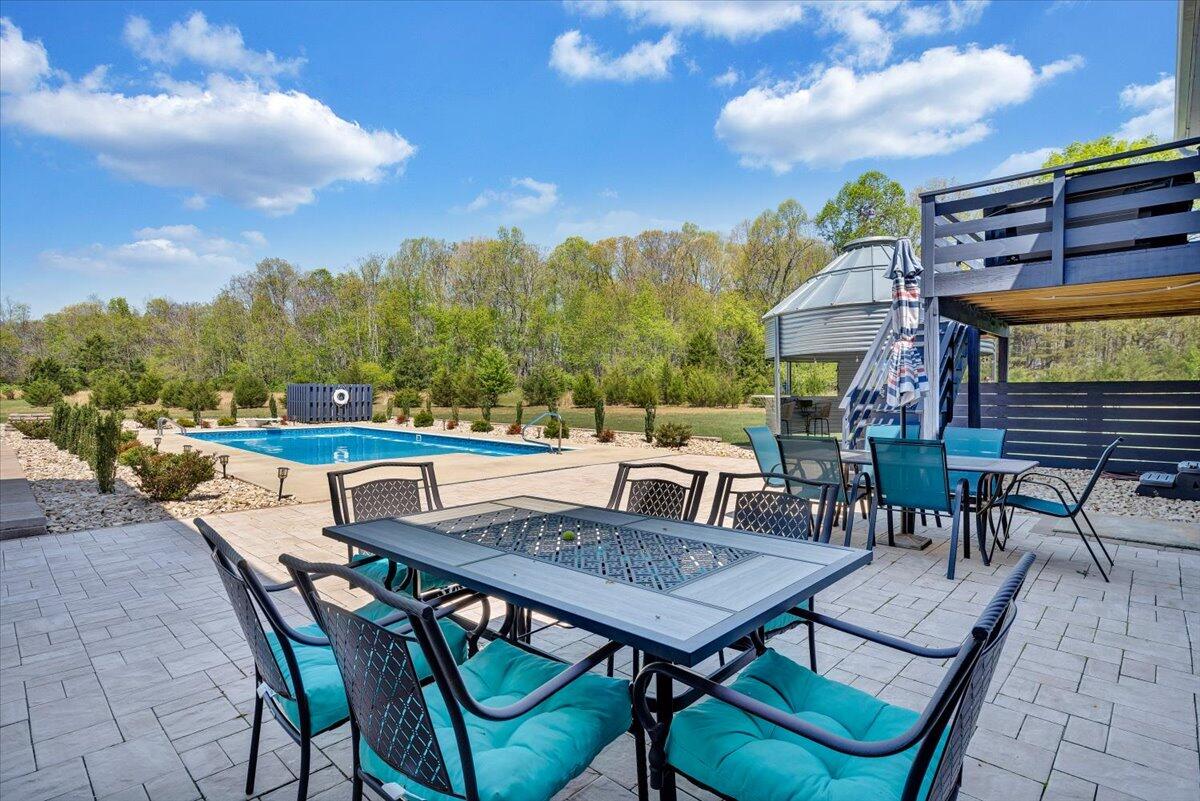 1657 Morgans Church RD