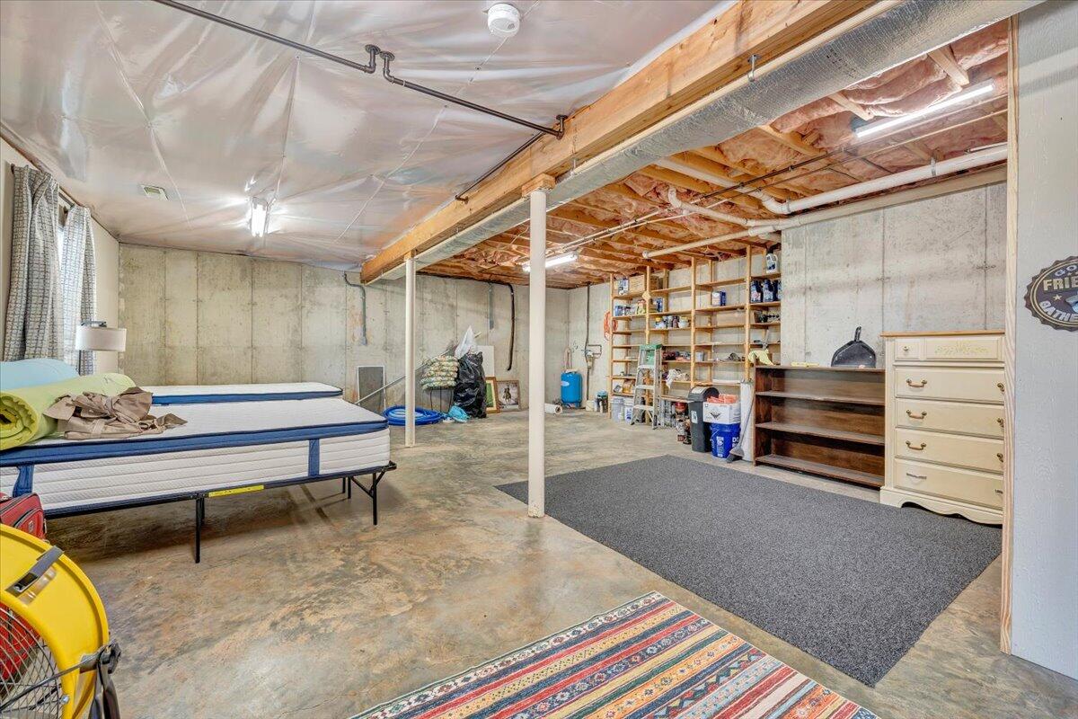 1657 Morgans Church RD