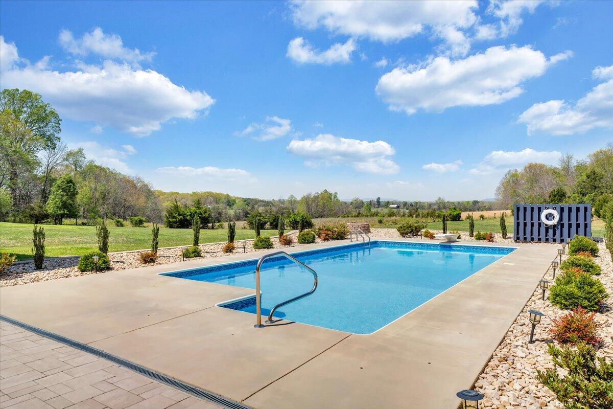 1657 Morgans Church RD