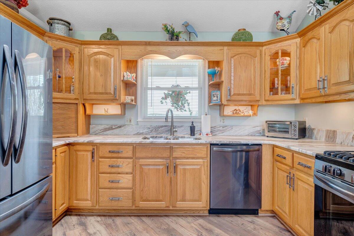 1657 Morgans Church RD