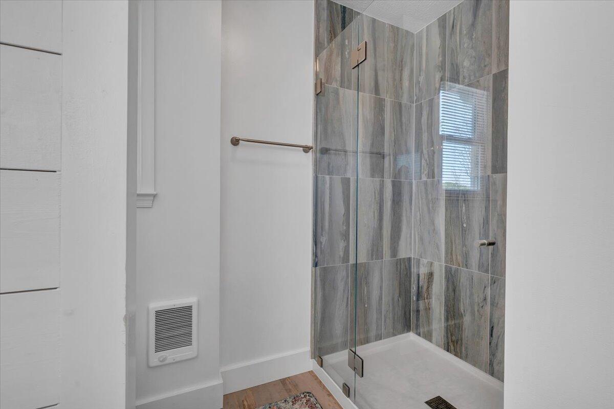 1657 Morgans Church RD