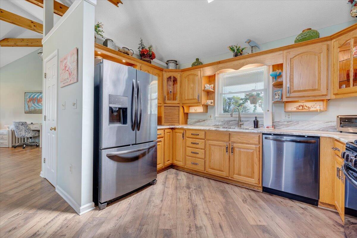 1657 Morgans Church RD