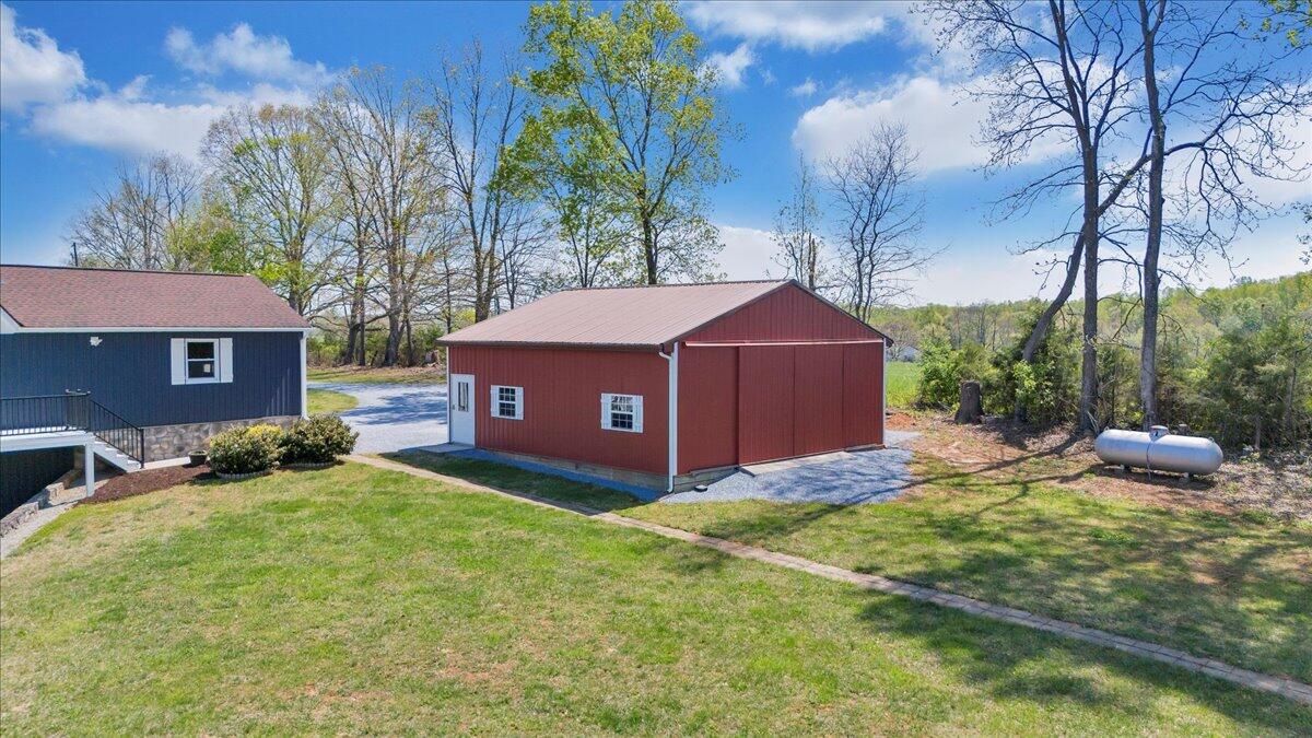 1657 Morgans Church RD