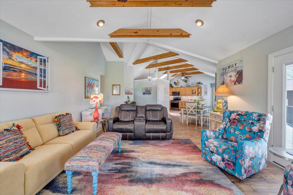 1657 Morgans Church RD