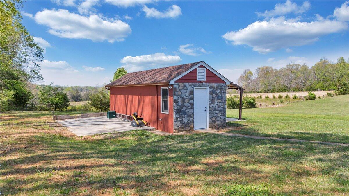 1657 Morgans Church RD