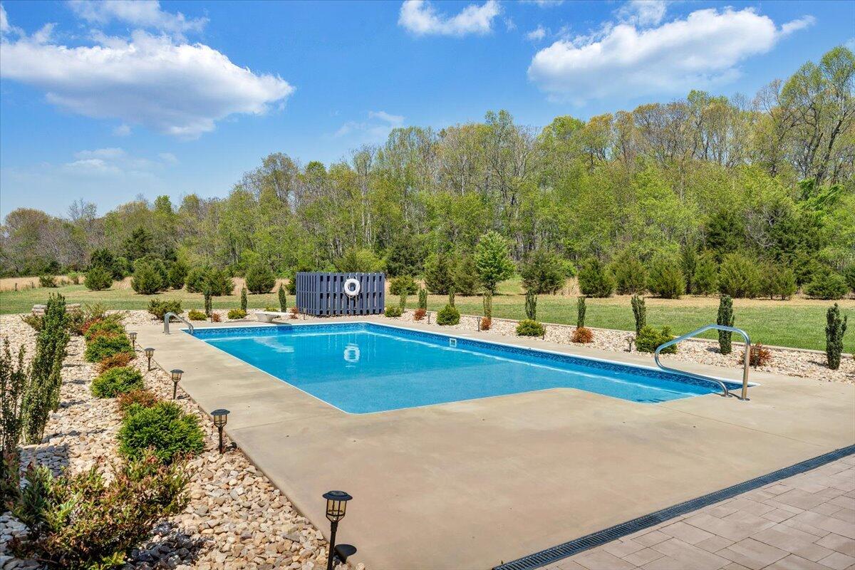 1657 Morgans Church RD