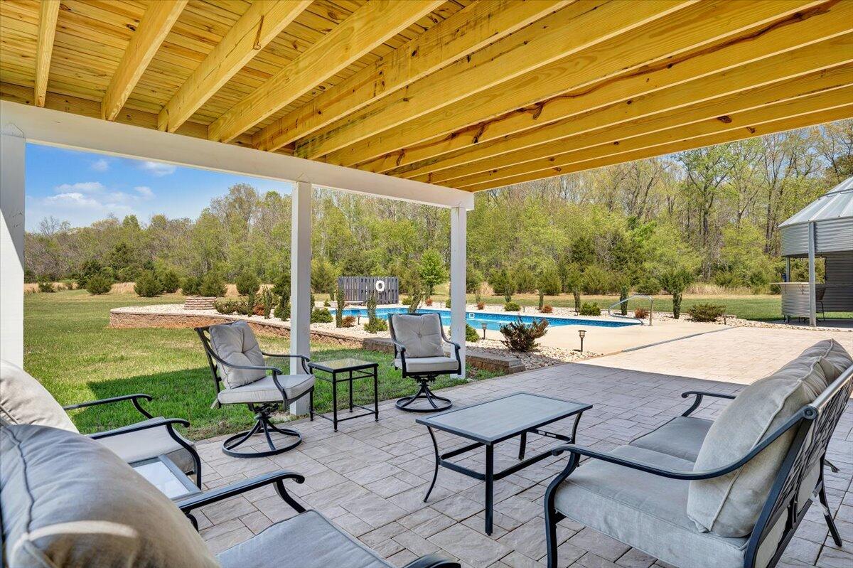 1657 Morgans Church RD