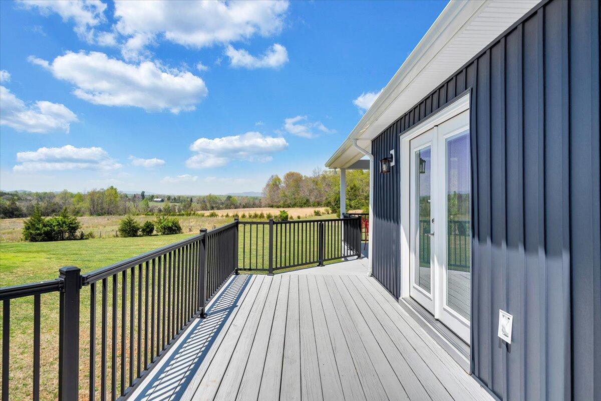 1657 Morgans Church RD