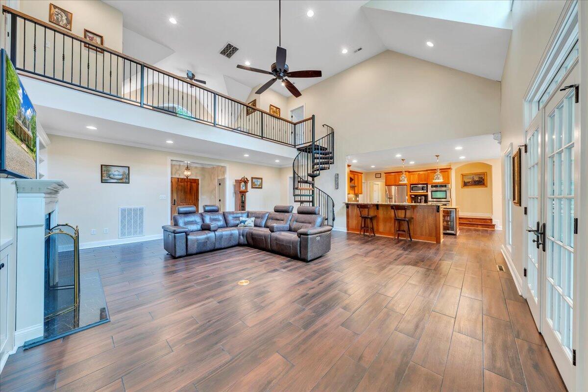 640 Flanders RD