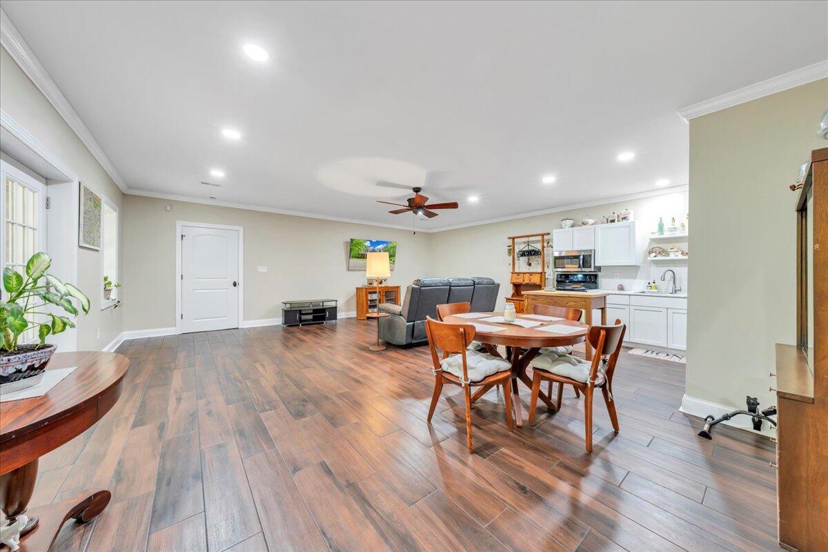 640 Flanders RD