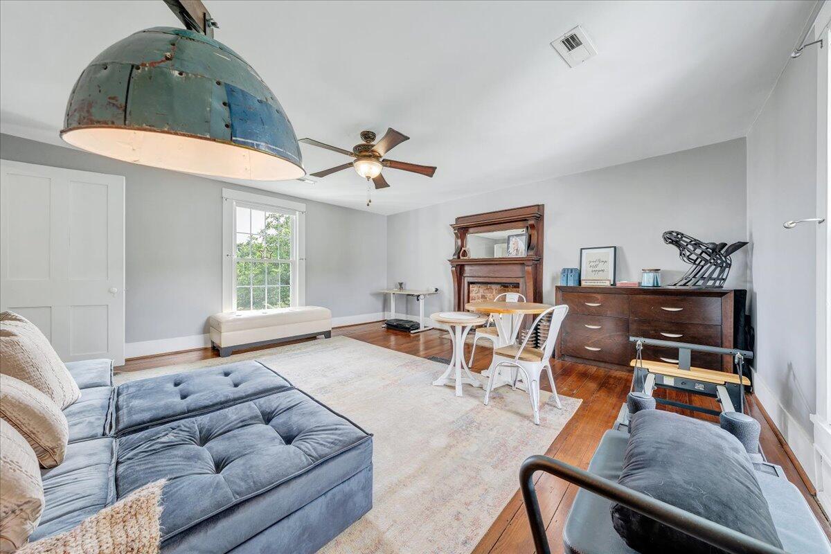 2148 Mountain View RD