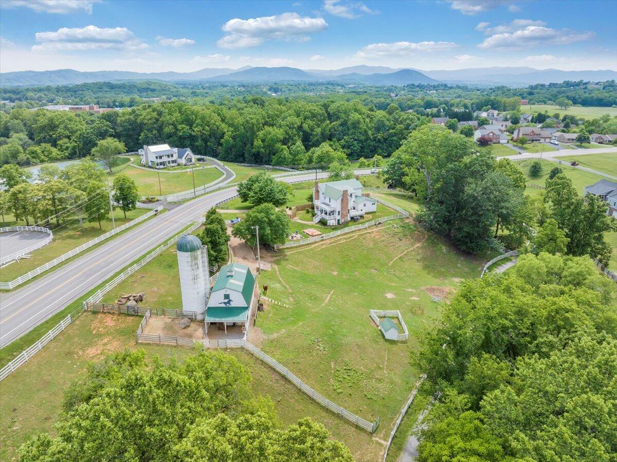 2148 Mountain View RD