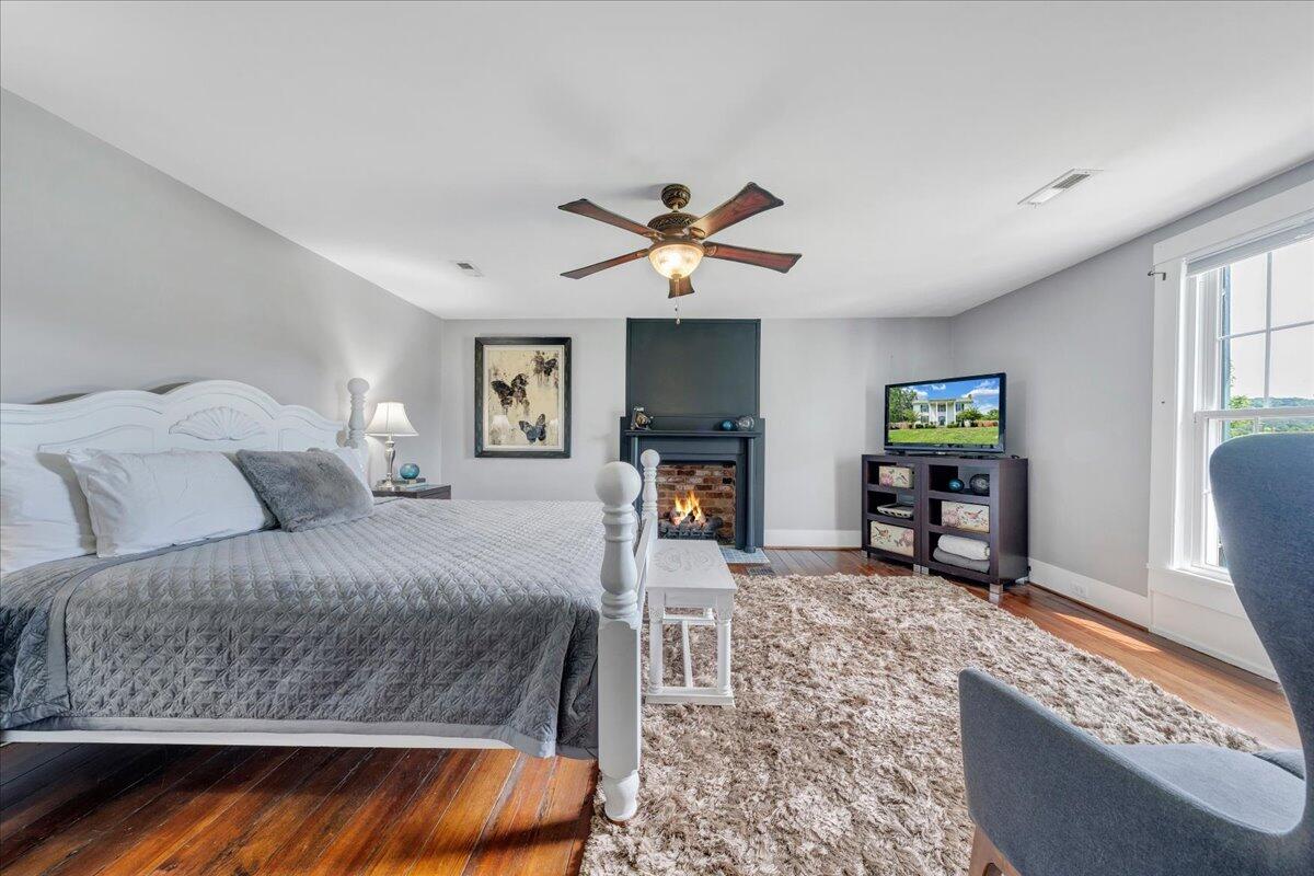 2148 Mountain View RD